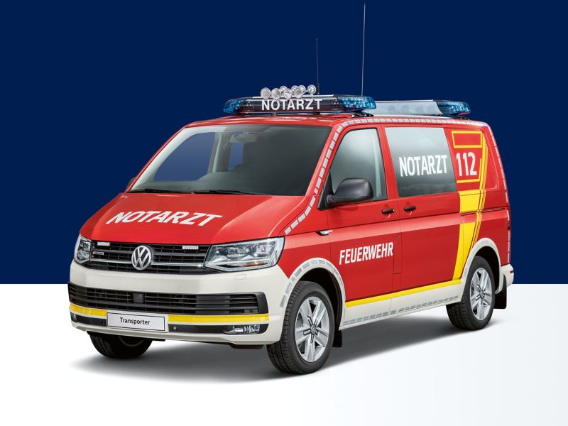 Ein Volkswagen Transporter als Feuerwerhr Notarzt.