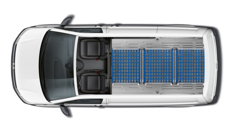 Ein Volkswagen 6.1 Transporter von oben. Blick in den Innenraum in dem drei Rollcontainer Platz haben.