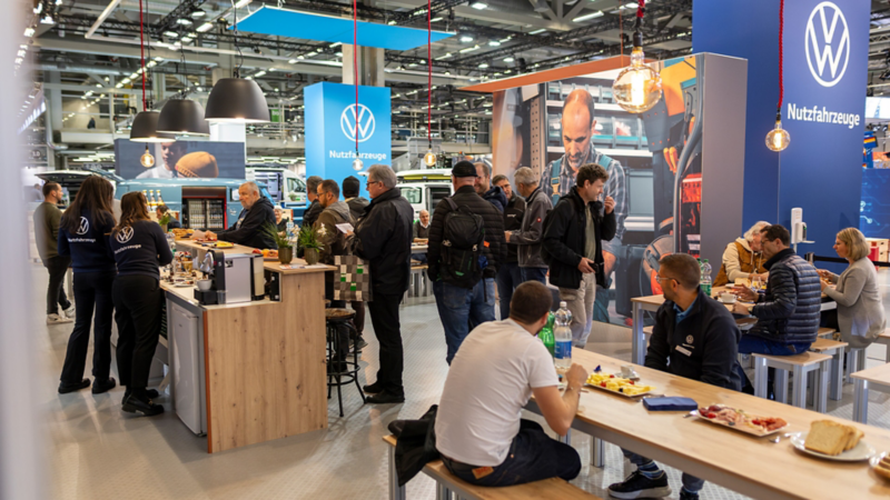 Panoramica di alcuni visitatori della fiera