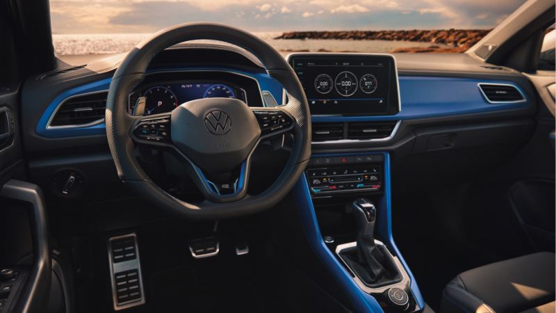 Vista del volante y el salpicadero del Volkswagen T-Roc R