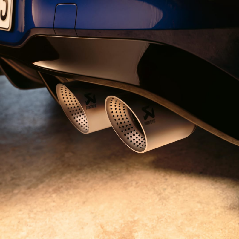 Detalle del tubo de escape de un Volkswagen Golf R