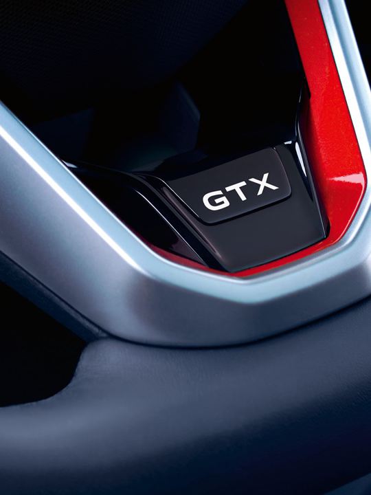 Detalle del logo GTX en el volante de un Volkswagen ID.4