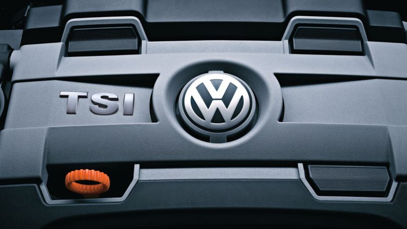 Detalle del motor TSI del Volkswagen Golf 8 GTI