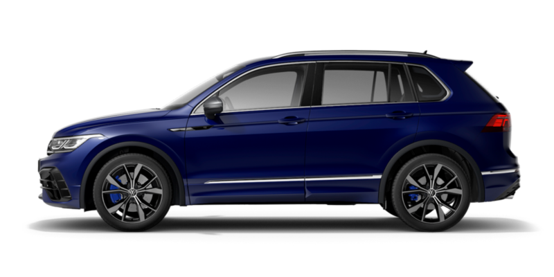 Vista lateral izquierda de un Tiguan R azul sobre un fondo neutro blanco