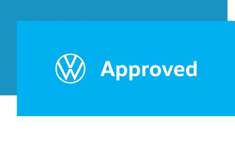 Logo de Volkswagen Approved sobre un fondo azul plano