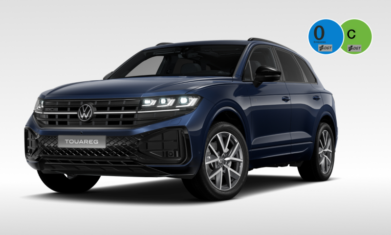 Una Volkswagen Touareg de color azul oscuro vista tres cuartos