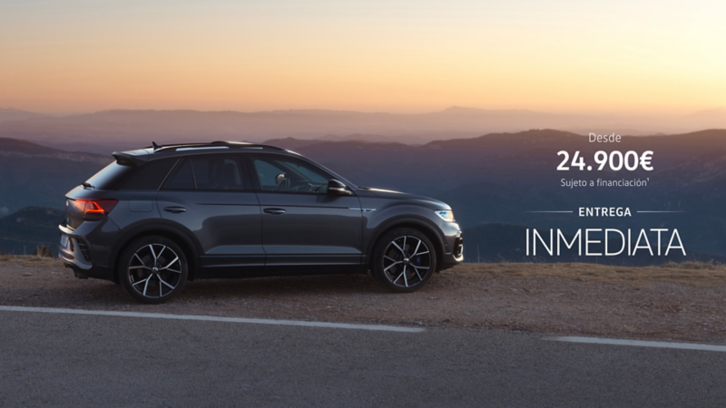 Un Volkswagen T-Roc estacionado en la calle