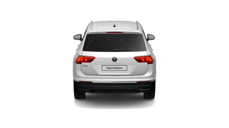 Volkswagen Tiguan Allspace blanco visto de atrás sobre fondo blanco