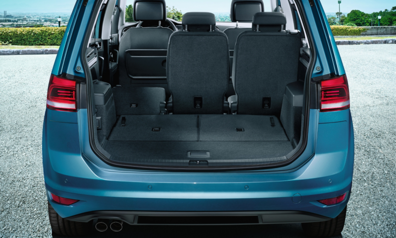 Detalle del maletero de un Volkswagen Touran