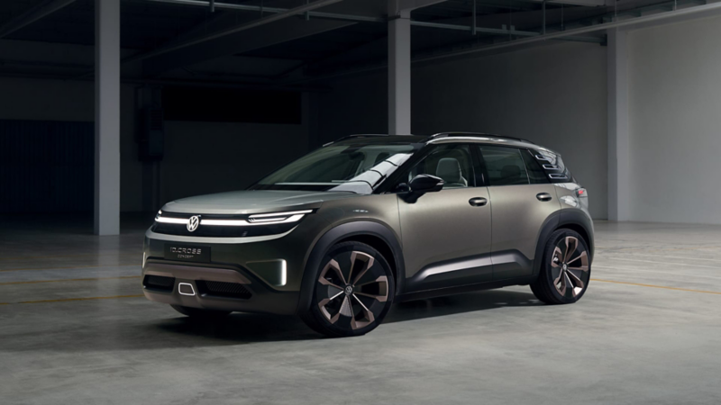 Vista lateral de un Volkswagen ID.CROSS gris en un garaje