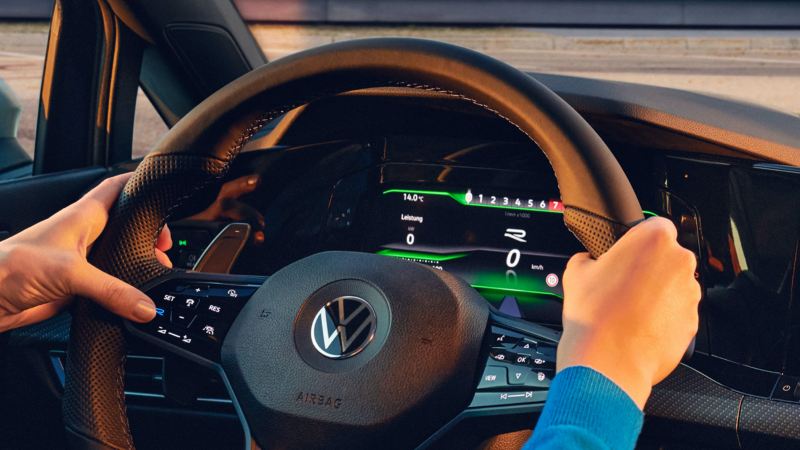 Vista del la pantalla de Digital Cockpit del Volkswagen Golf 8 Variant R