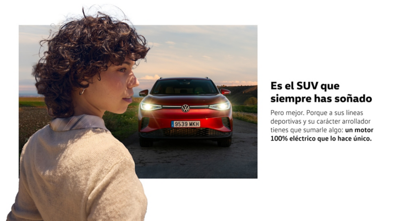 Una chica de perfil delante de un Volkswagen ID.4 rojo visto de frente y un texto de introducción