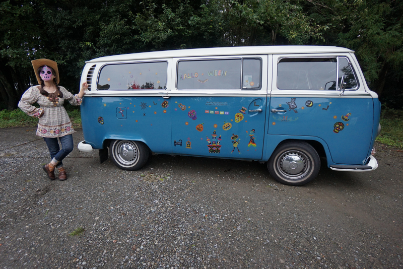 A Life with Volkswagen 50年前のバスで“手仕事”巡りを楽しんでいる