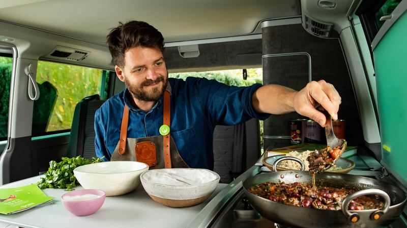 Chef Tom cooking his five minute dahl recipe