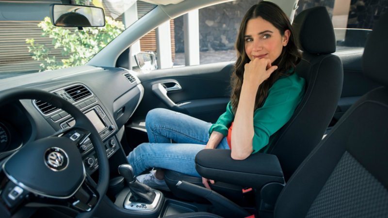 Interior de Nuevo Vento 2020 el carro espacioso de Volkswagen ideal para los viajes en familia