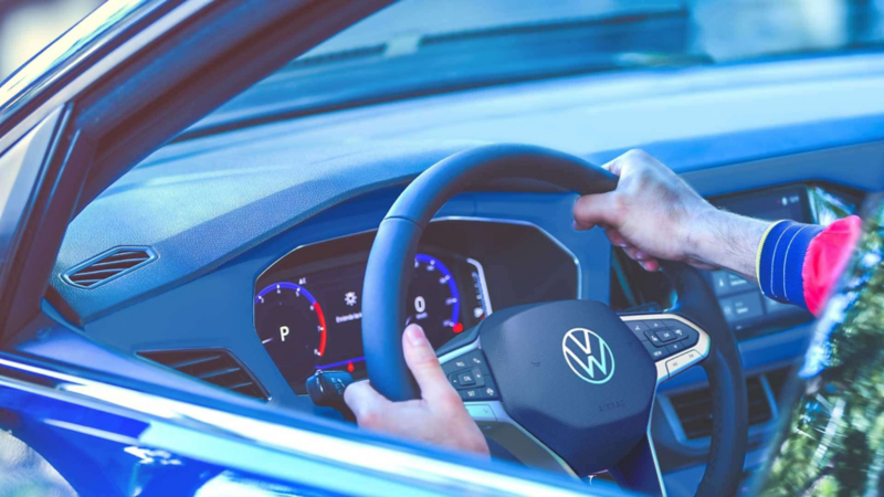 Volante de T-Cross 2022 en funcionamiento.