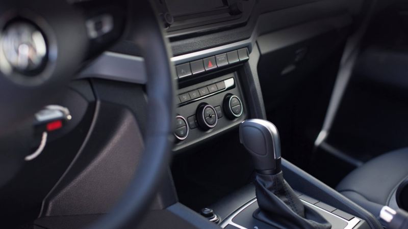 Cabina interior de la camioneta pickup VW Amarok Edición Limitada