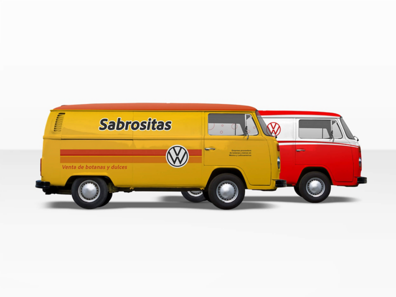 Volkswagen combi transportando mercancias en México