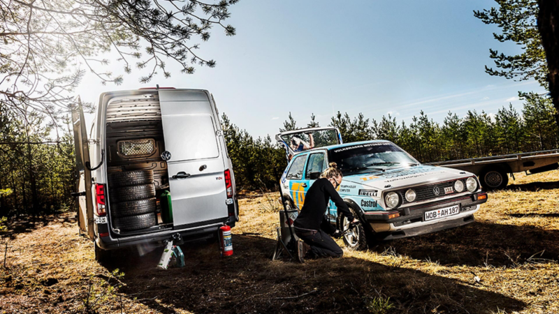 Volkswagen Crafter som servicebil till VW rally-replika