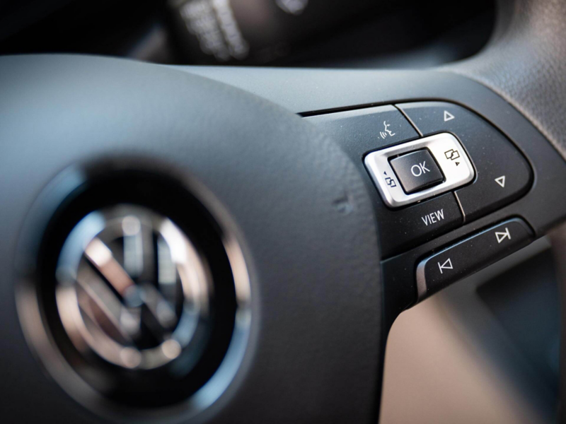 El volante multifunción de e-Crafter mejora la experiencia de manejo