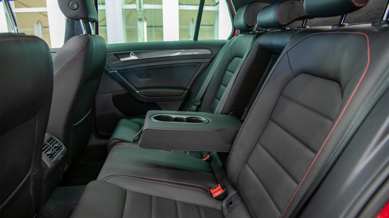 Asientos de piel de Volkswagen Golf GTI hecho en Puebla. 