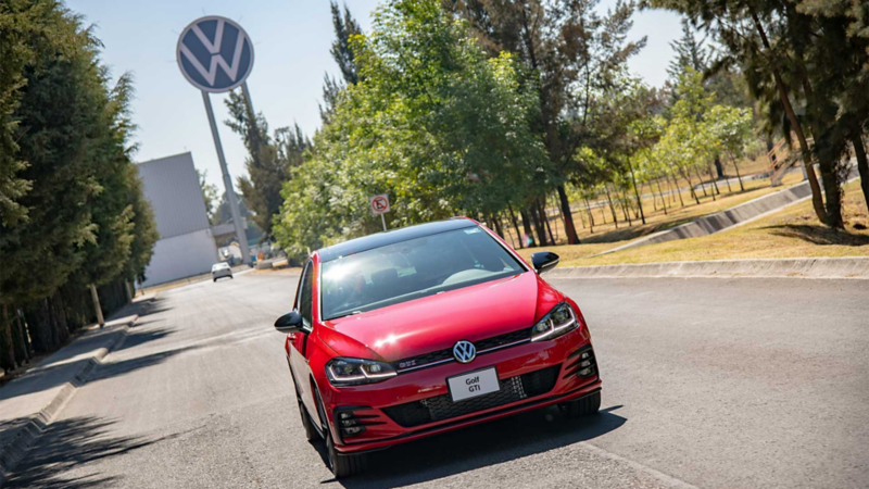 Último Golf GTI Volkswagen dentro de la planta de Puebla. 