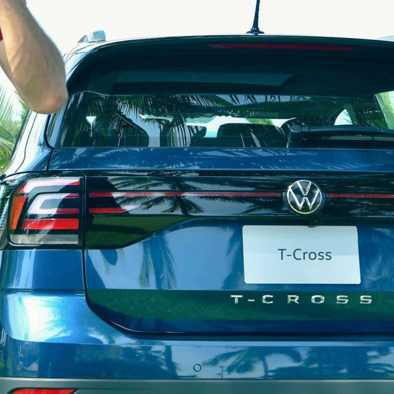 Puerta trasera de Nuevo T Cross - Cajuela de camioneta SUV de Volkswagen. 