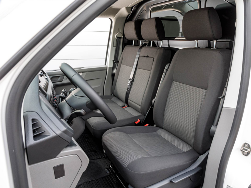 Förar- och passagerarsäte i nya VW Transporter Skåp T6.1