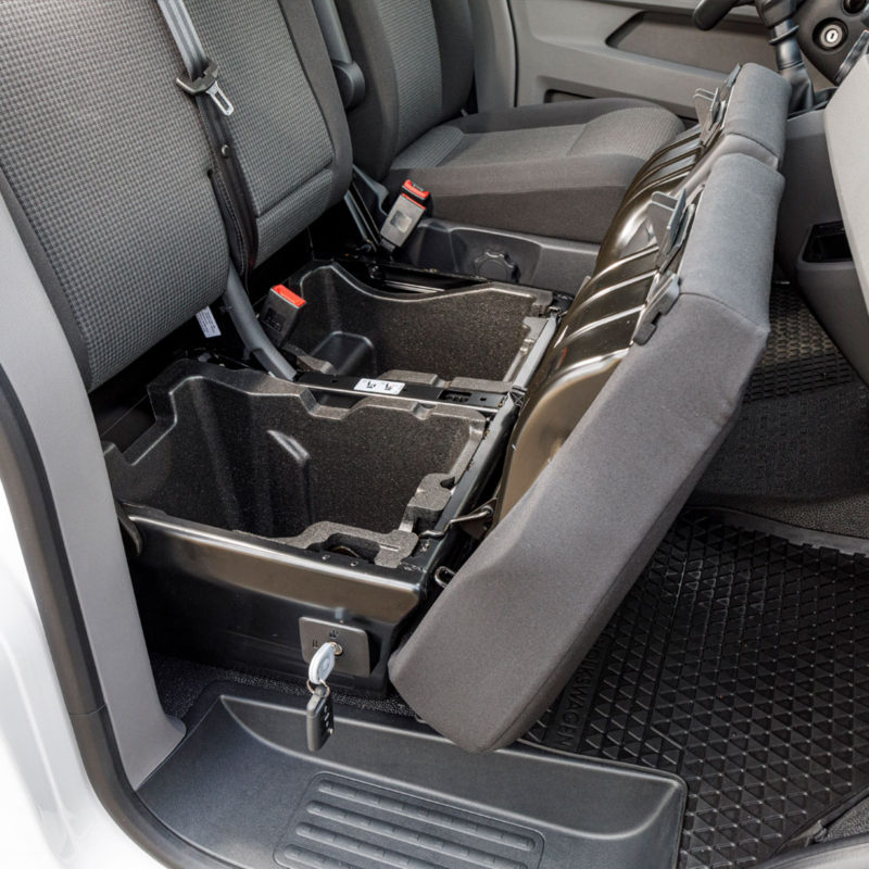 Praktisk förvaring under sätena i nya VW Transporter Skåp T6.1
