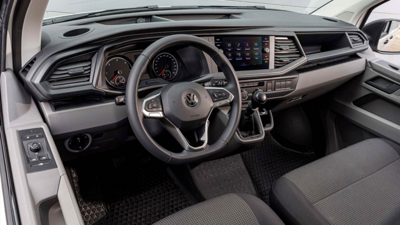Förarmiljön i nya VW Transporter Skåp T6.1