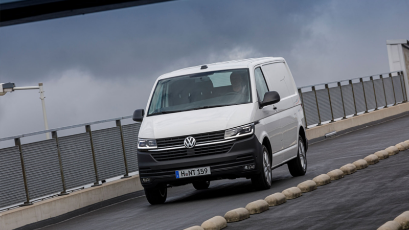 Nya Volkswagen Transporter Skåp T6.1