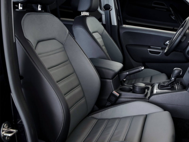 Amarok con asiento del conductor y acompañante "ergoComfort" con ajuste de 14 posiciones