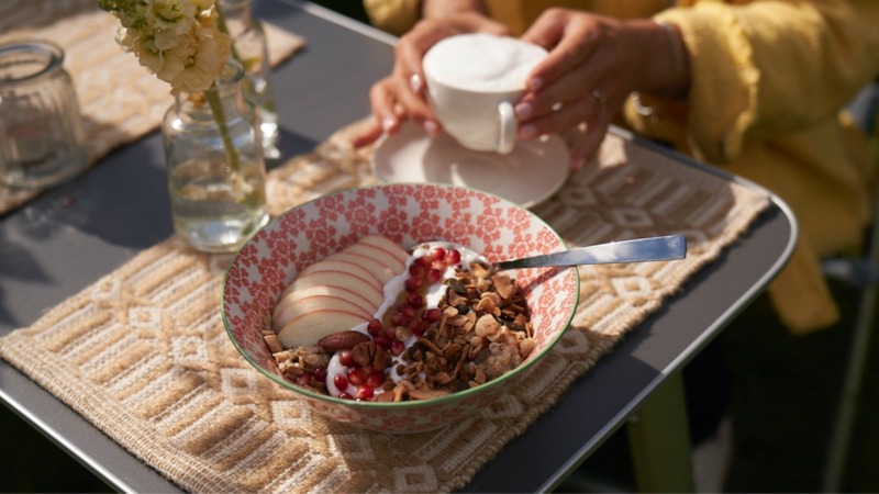 Ein Close-Up vom der Apfel-Zimt-Bowl.