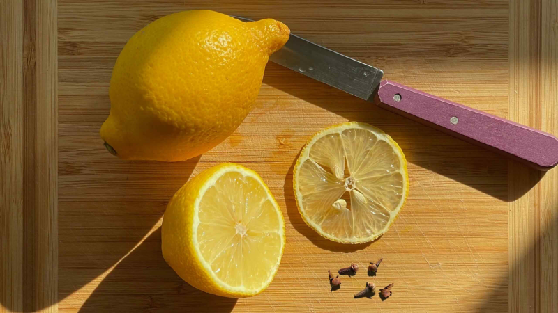 Cut lemon.