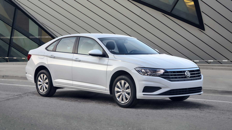 Jetta Volkswagen seminuevo, edición 2020 en color blanco.