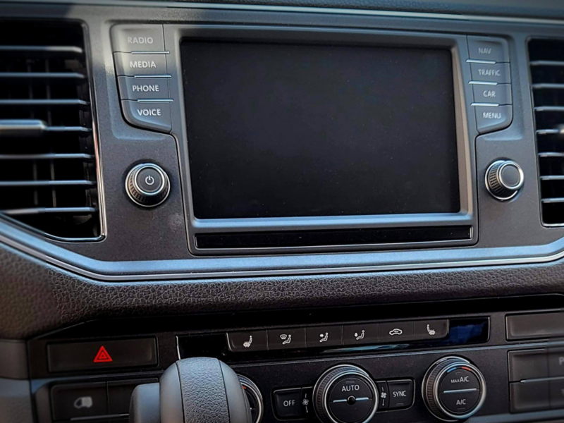 Pantalla táctil multifunción de 8"