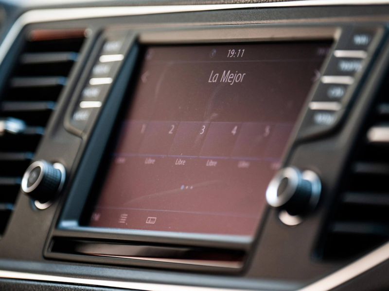 Radio Composition con pantalla de 20.3 cm equipado en e-Crafter