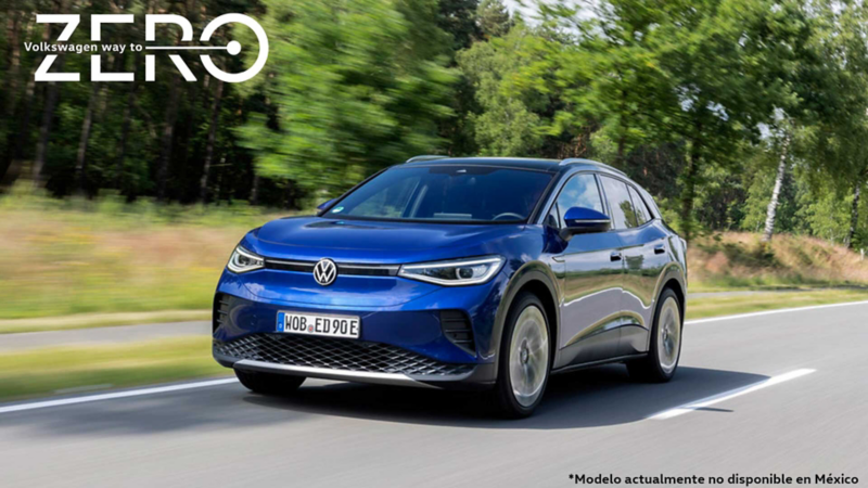 Volkswagen ID.4, SUV eléctrico familiar desplazándose en carretera.