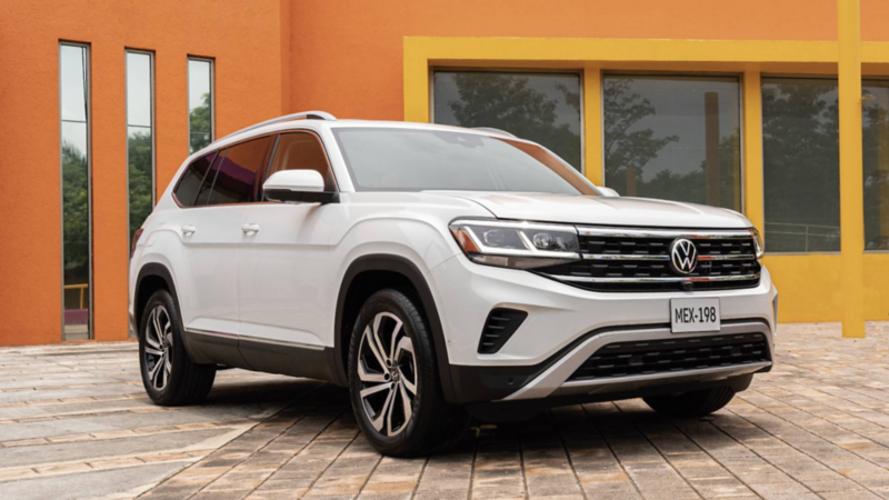 Camionetas SUV de Volkswagen en México. Teramont 2023 en color exterior blanco. 