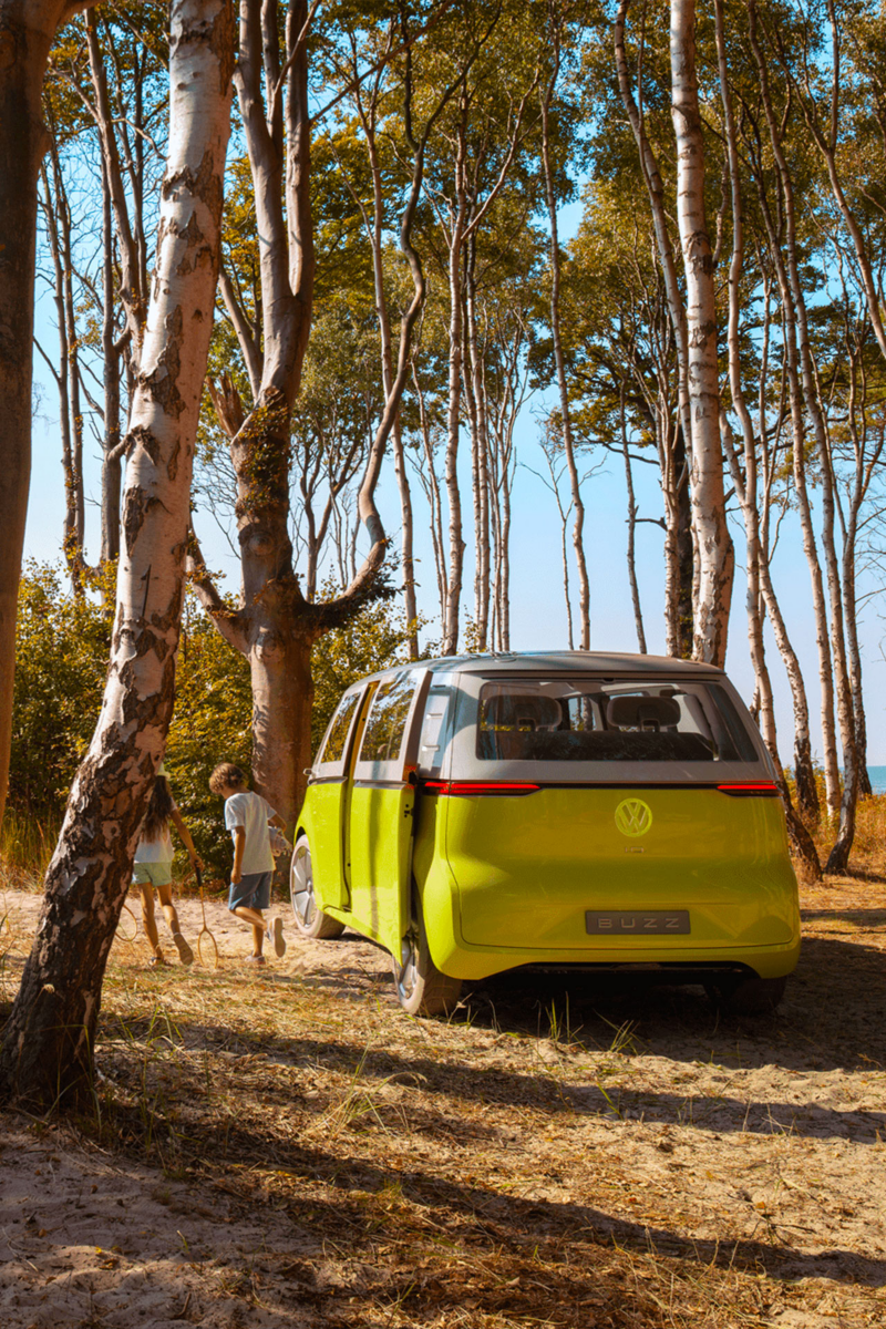 Vista trasera del ID. Buzz, vehículo prototipo de VW 