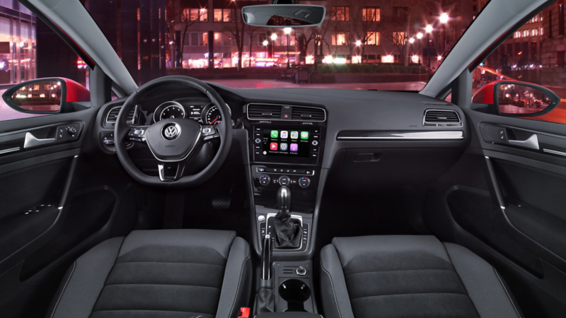 Cabina de Golf 2020 espaciosa equipada con volante multifunciones y Volkswagen App Connect