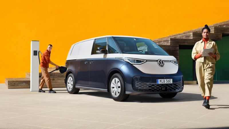 Elbussen VW ID. Buzz Cargo på laddning