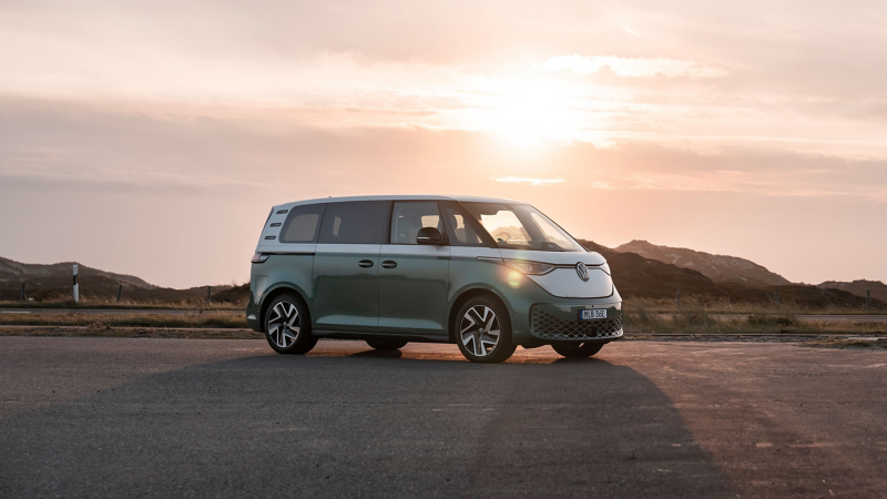 VW ID. Buzz i solnedång