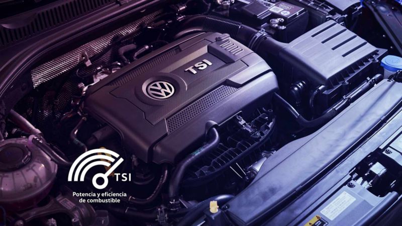 Motor de Jetta GLI 2024 de 2.0 L TSI y 230 Hp con logos de Volkswagen y TSI.