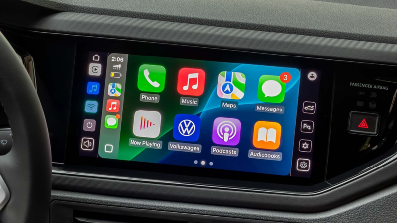 Pantalla táctil de Volkswagen Nivus 2026 muestra aplicaciones. 