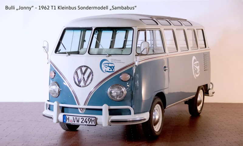 Ein alter VW Bus von schräg vorne.