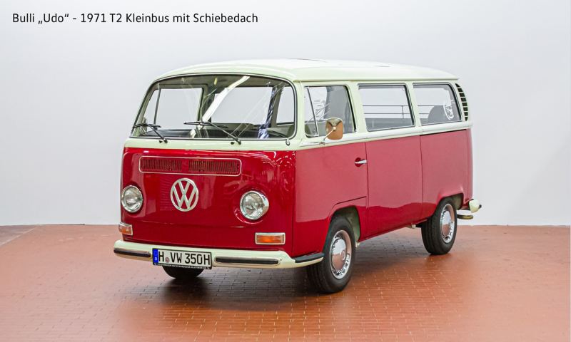 Udo - 1971 T2 Kleinbus mit Schiebedach schräg von vorne.