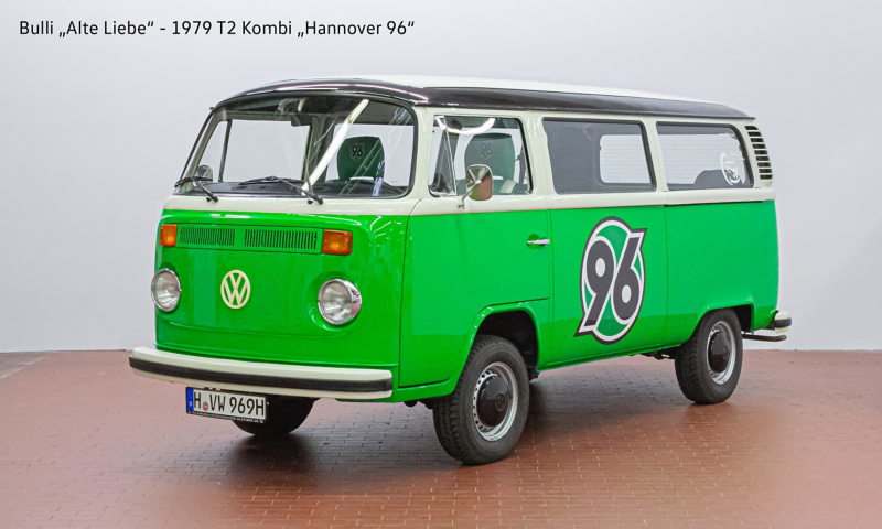 Alte Liebe - 1979 T2 Kombi „Hannover 96“ schräg von vorne.