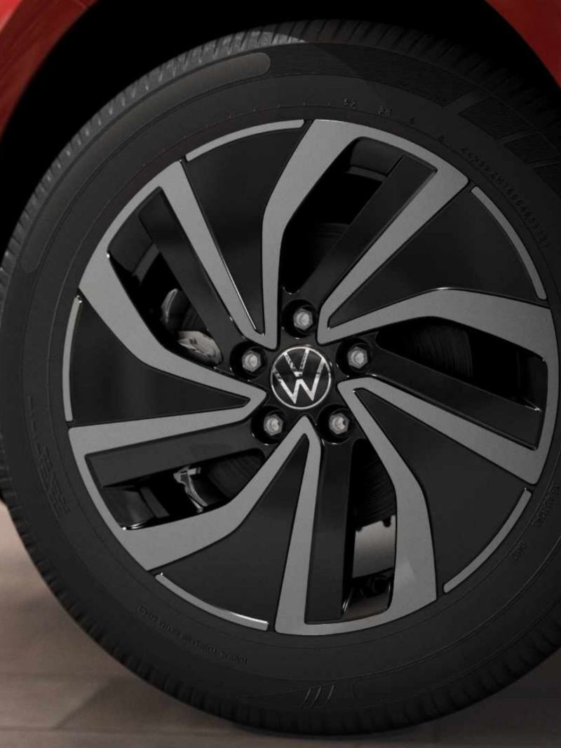 Rin de llanta de Volkswagen Polo 2024, con logo VW al centro. 