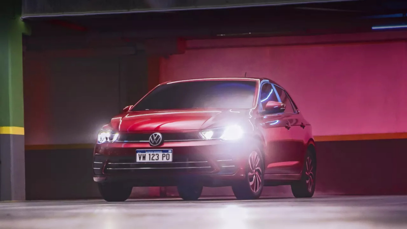 Imagen de las luces delanteras equipadas en el VW Polo Hatchback